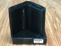 Carry your money in style. This is a genuine soft leather double bill bi-fold wallet. It has 7 credit card slots in addition to ID window and a zipper slot. As this is genuine leather, please be aware that there will be some small creases and nicks in the leather but the wallet are all brand new. 