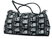 Betty Boop Film Duffel Bag with zipper. Made of fabric and double handle. 