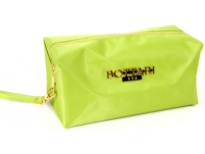 Nylon cosmetic bag. Top zipper closing.