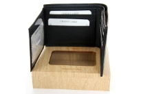 Genuine leather men bi-fold wallet. The wallet is made of high quality cow hide and comes with gift box.