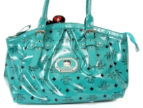 Betty Boop Licensed Handbag made with PU (polyurethane). With double handle and zipper closure.